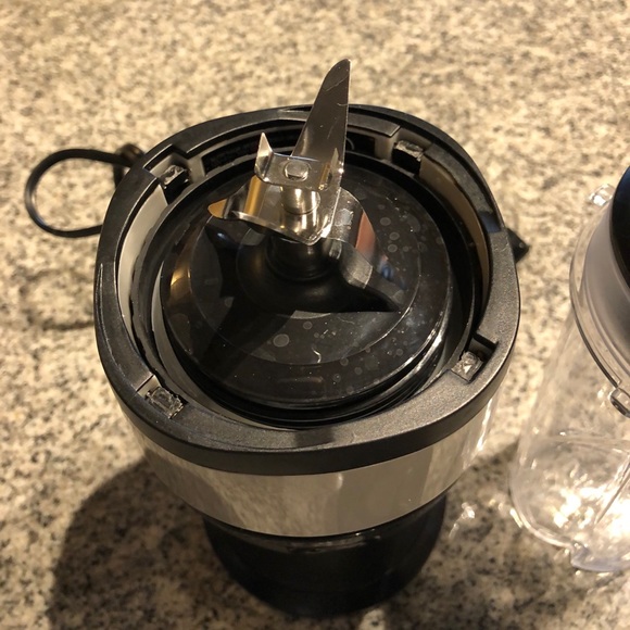 Ninja Blender - Picture 2 of 4